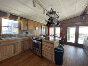 Cottage, 3 Bedrooms | Private kitchen | Fridge, microwave, dishwasher, coffee/tea maker