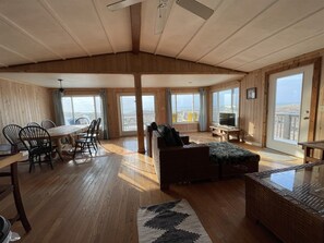 Cottage, 3 Bedrooms | Living area