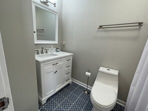 Condo, 1 habitación | Baño | Toallas 