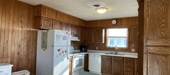 Time / Tide 4 Bedroom Cottage by RedAwning