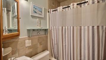 Studio | Bathroom | Towels