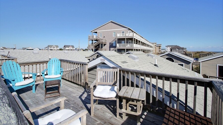 27 Oceans Door East Studio Bedroom Condo by RedAwning