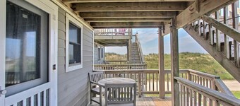 27 Oceans Door East Studio Bedroom Condo by RedAwning