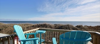 28 Beach Lookout Studio Bedroom Condo by RedAwning