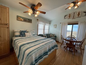 Studio | 1 bedroom, free WiFi - 20 Ocean Odyssey Studio Bedroom Condo by RedAwning (Hatteras)
