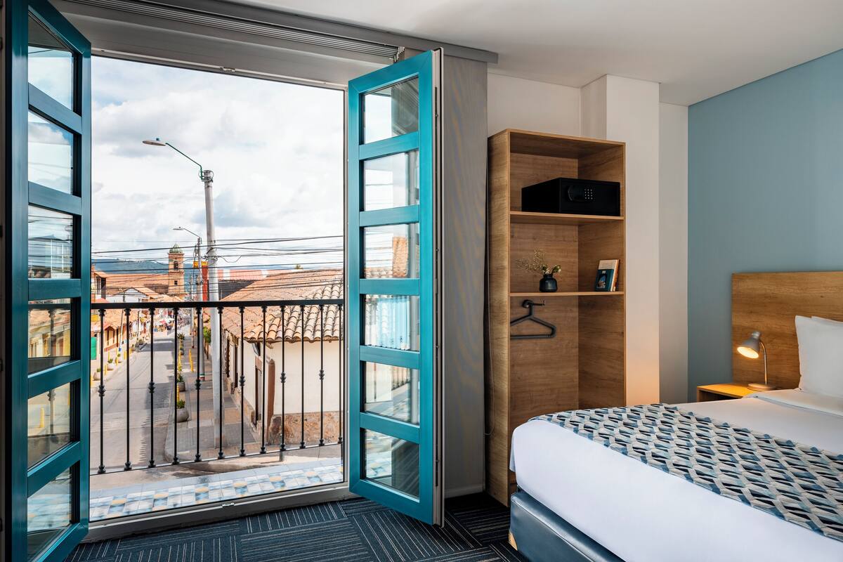 superior double room, balcony | premium bedding, pillow-top beds, in-room safe, desk