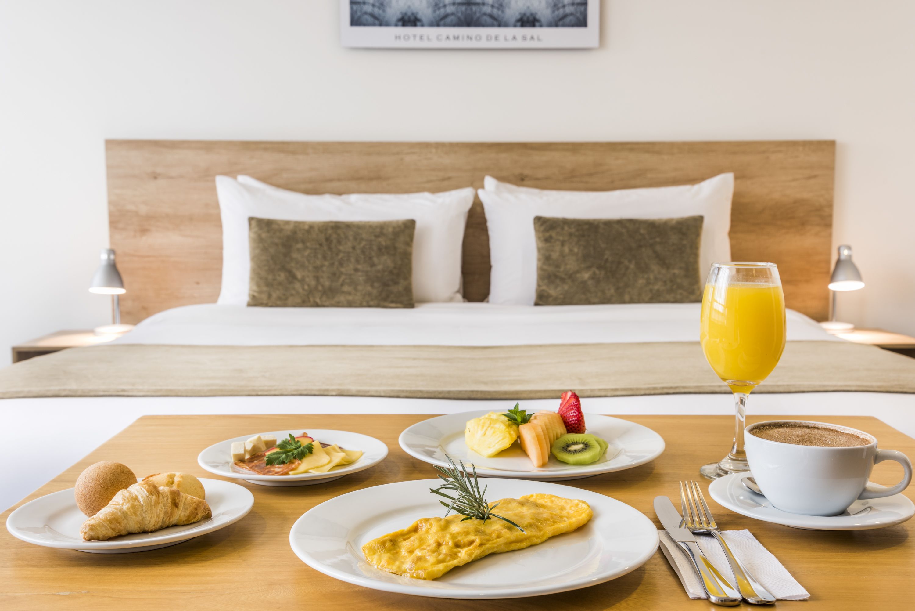 premium bedding, pillow-top beds, in-room safe, desk