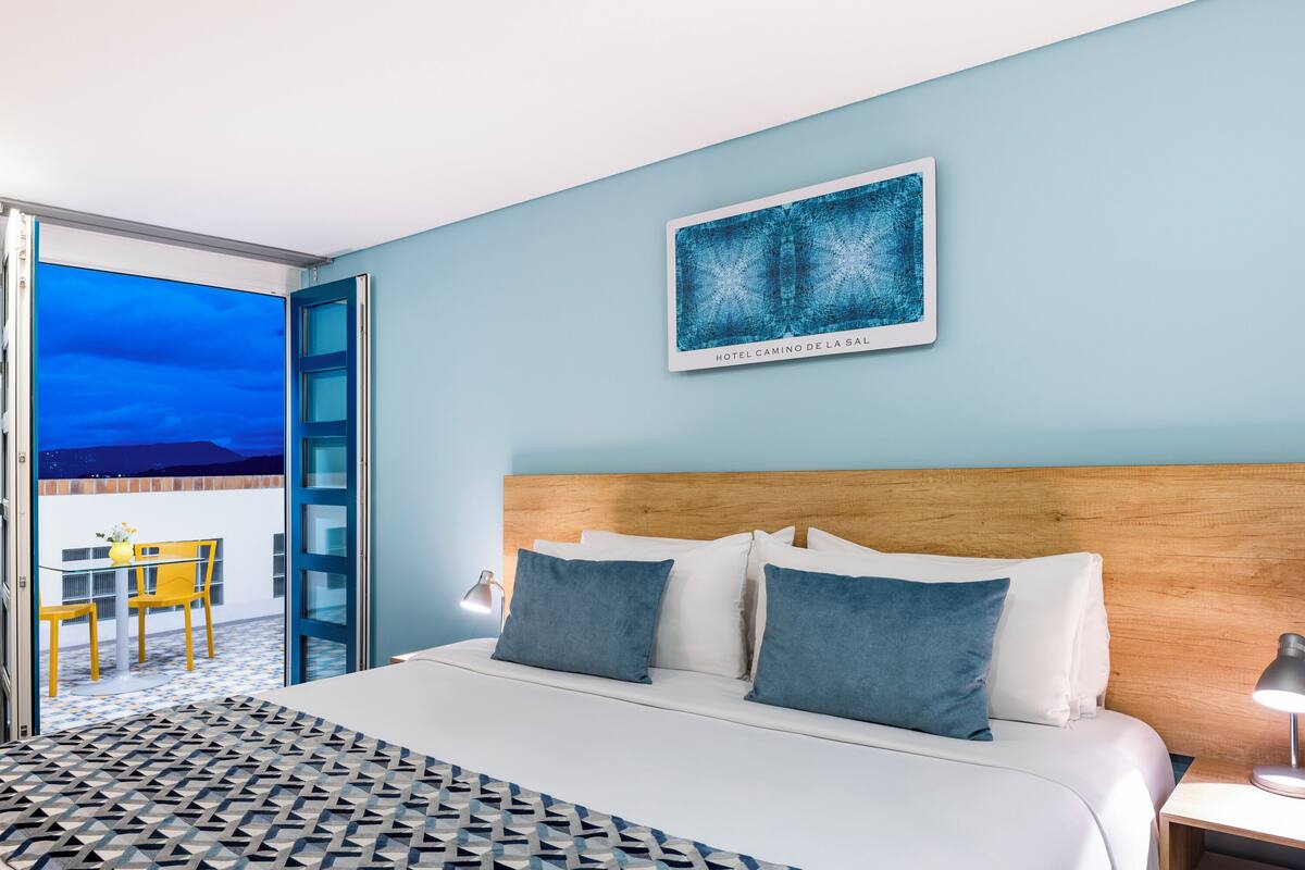 deluxe room, terrace | premium bedding, pillow-top beds, in-room safe, desk