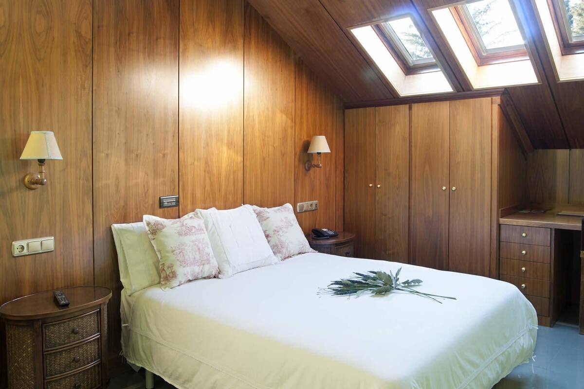 Chambre Simple | Coffres-forts dans les chambres, bureau, lits bébé (gratuits)