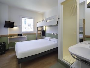 Habitació, 1 llit doble | Habitacions insonoritzades i wifi gratuïta