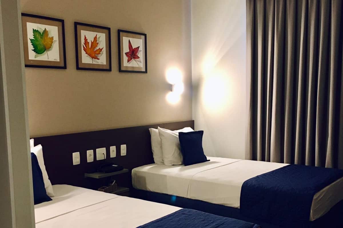 Quarto duplo superior, 2 camas de solteiro | Frigobar, cofres nos quartos, escrivaninha, quartos à prova de som