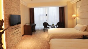 Phòng | Màn/rèm cản sáng, bàn ủi/dụng cụ ủi quần áo