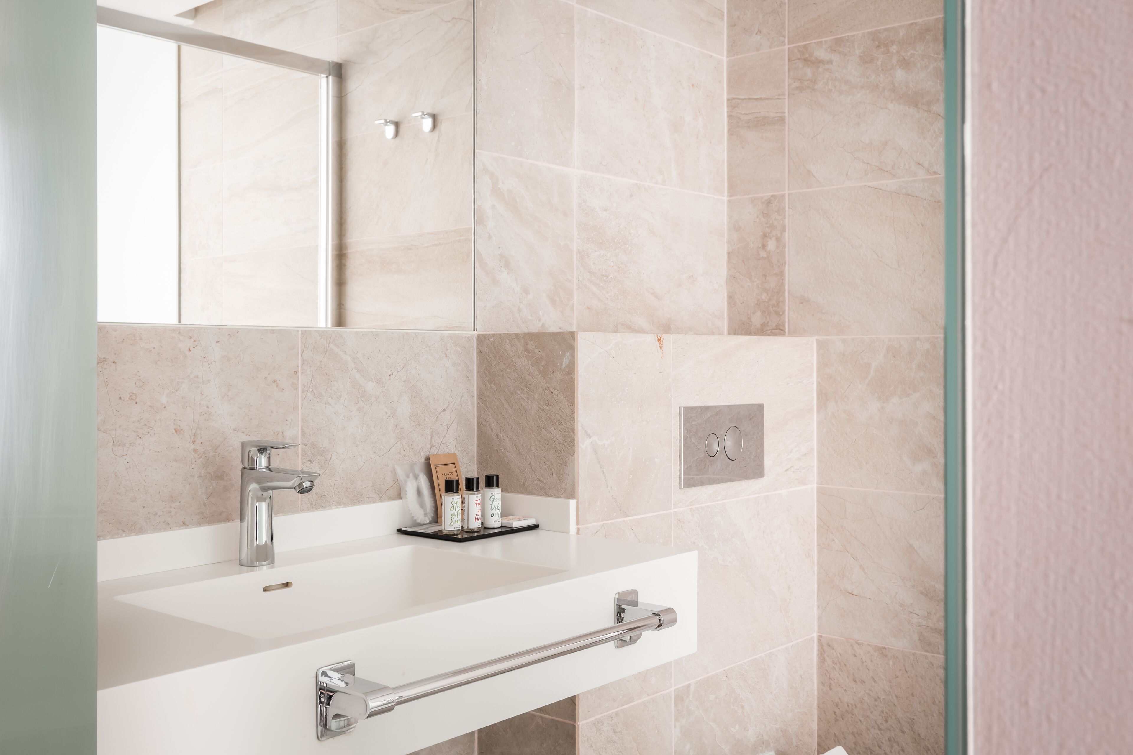 shower, free toiletries, towels