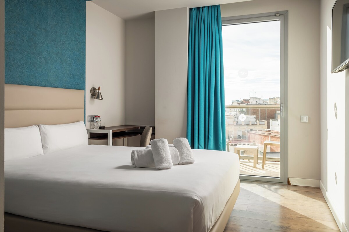 In-room safe, desk, blackout drapes, soundproofing