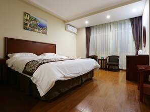 Blackout curtains, iron/ironing board, free WiFi