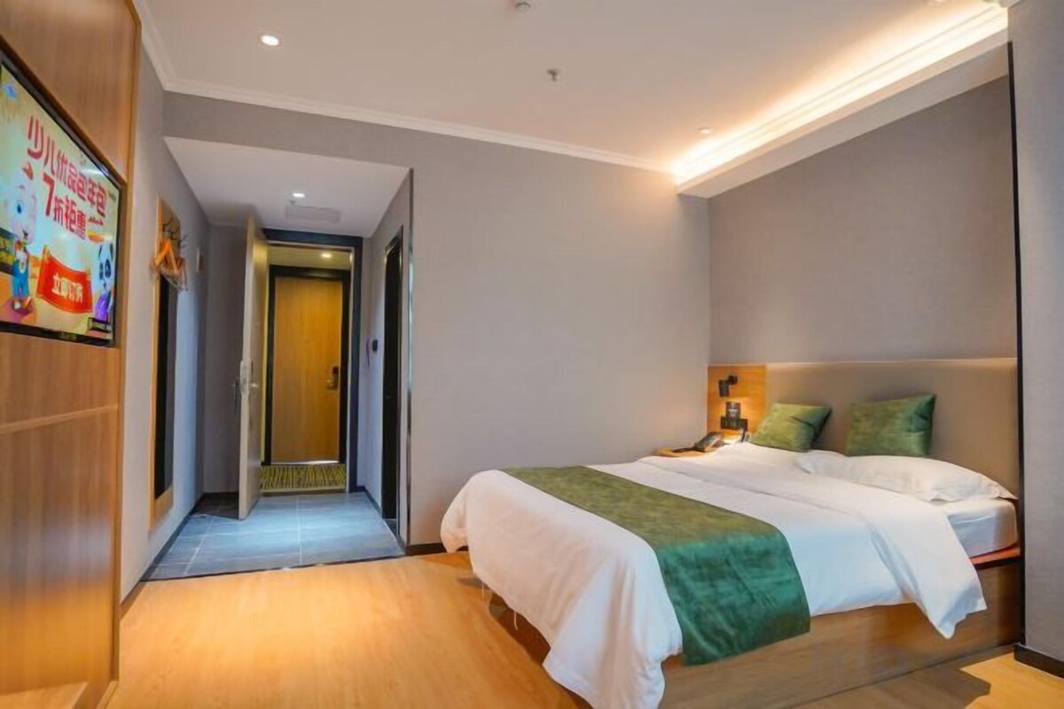 Queen Room