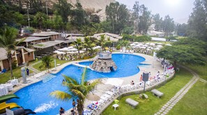 Kolam renang outdoor
