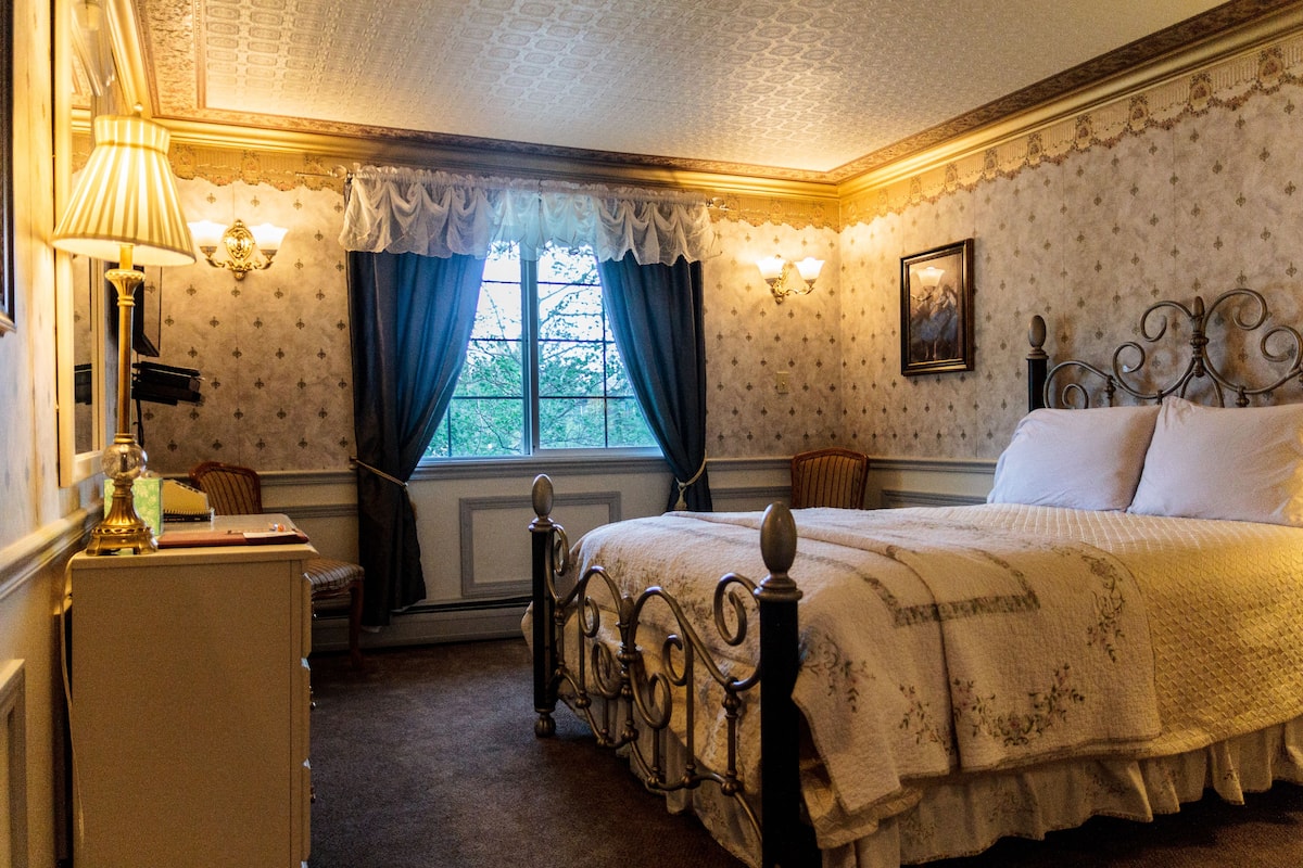 Individually decorated, individually furnished, free WiFi, bed sheets