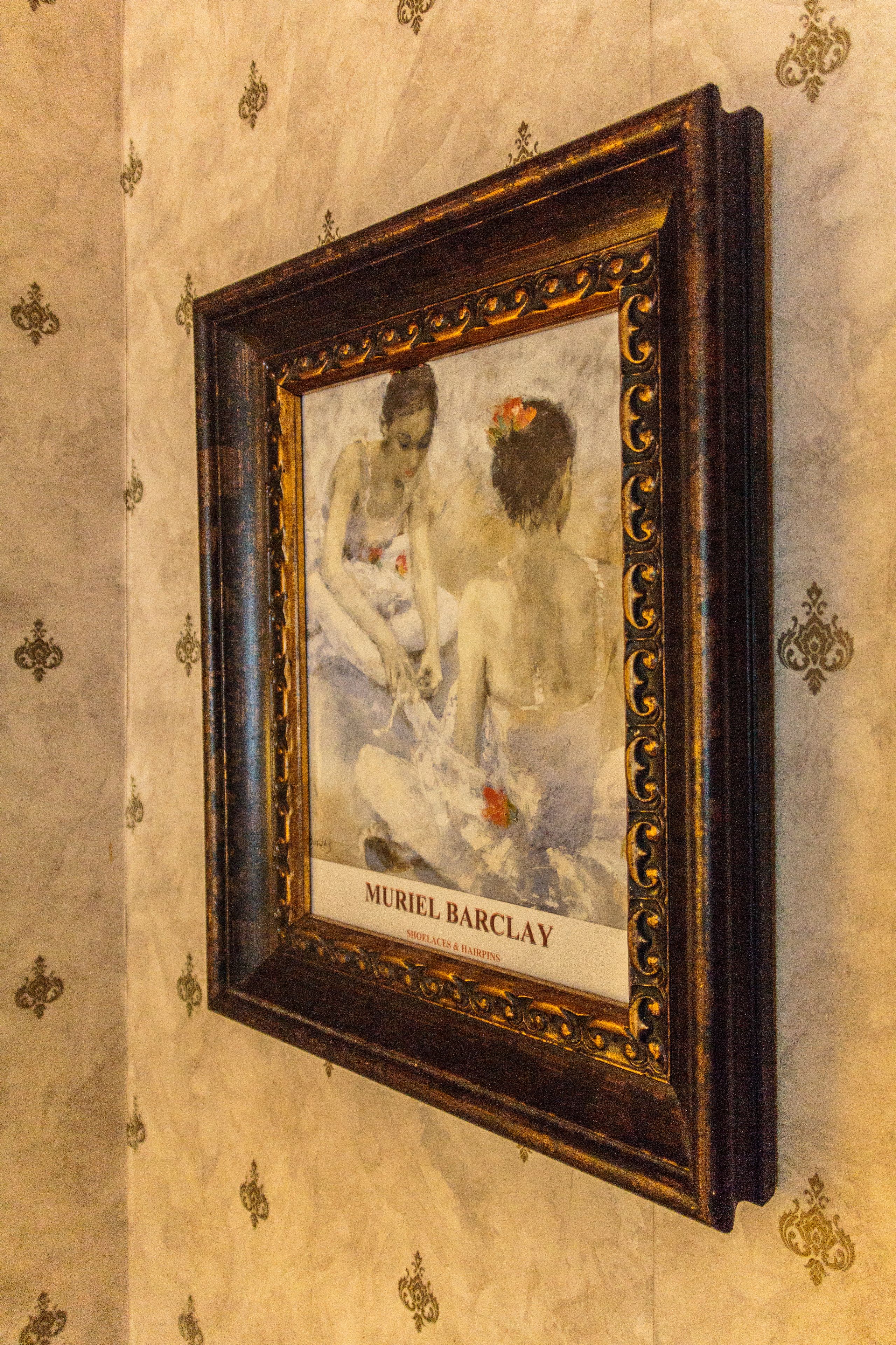 Ein gerahmtes Kunstwerk mit dem Titel 'Muriel Barclay' von Shiel & Harpings.
