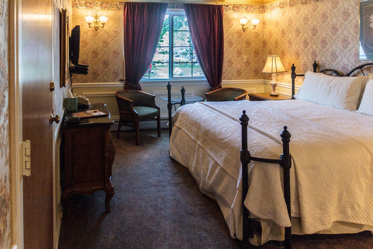 Individually decorated, individually furnished, free WiFi, bed sheets