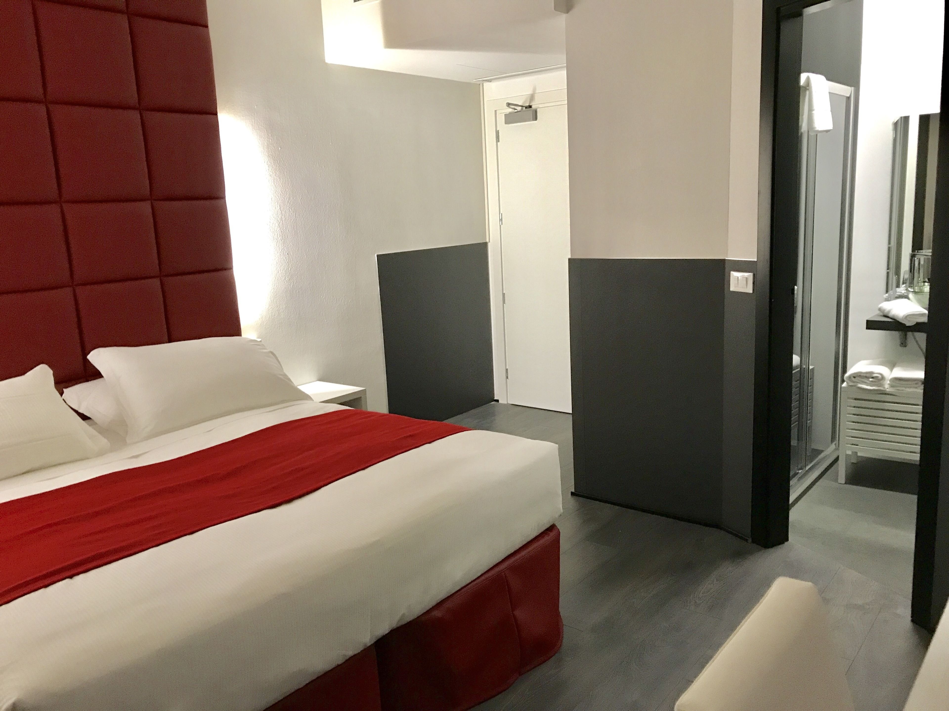 double room | premium bedding, minibar, in-room safe, desk