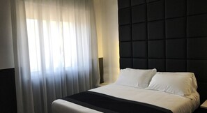 Hochwertige Bettwaren, Minibar, Zimmersafe, Schreibtisch