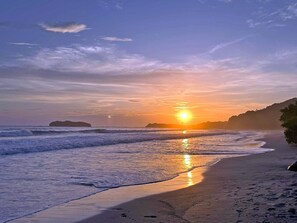 鄰近海灘、白沙