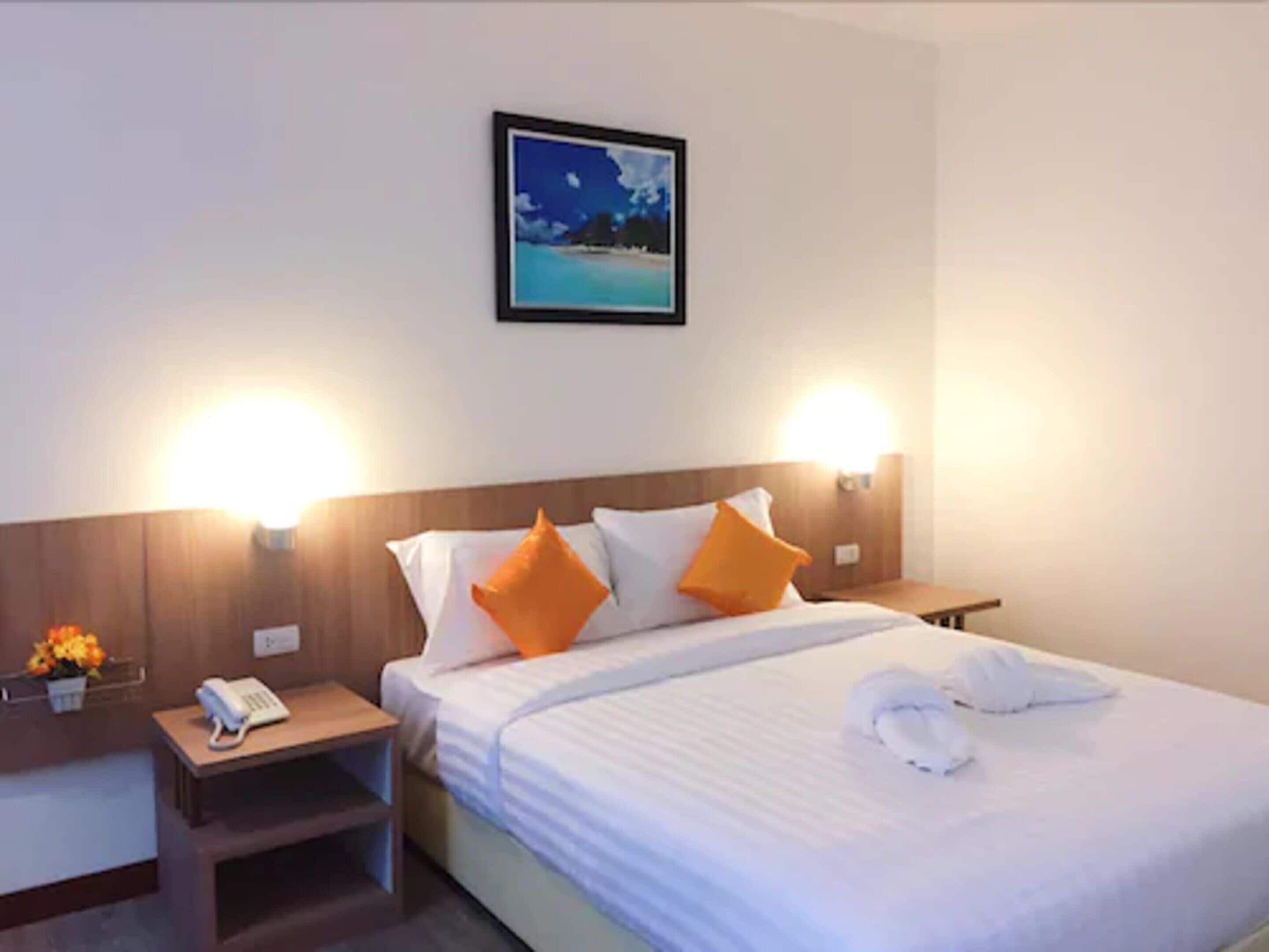 standard double room | soundproofing, rollaway beds, free wifi, bed sheets