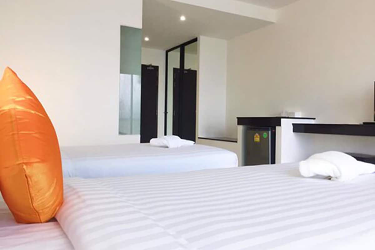 standard twin room | soundproofing, rollaway beds, free wifi, bed sheets