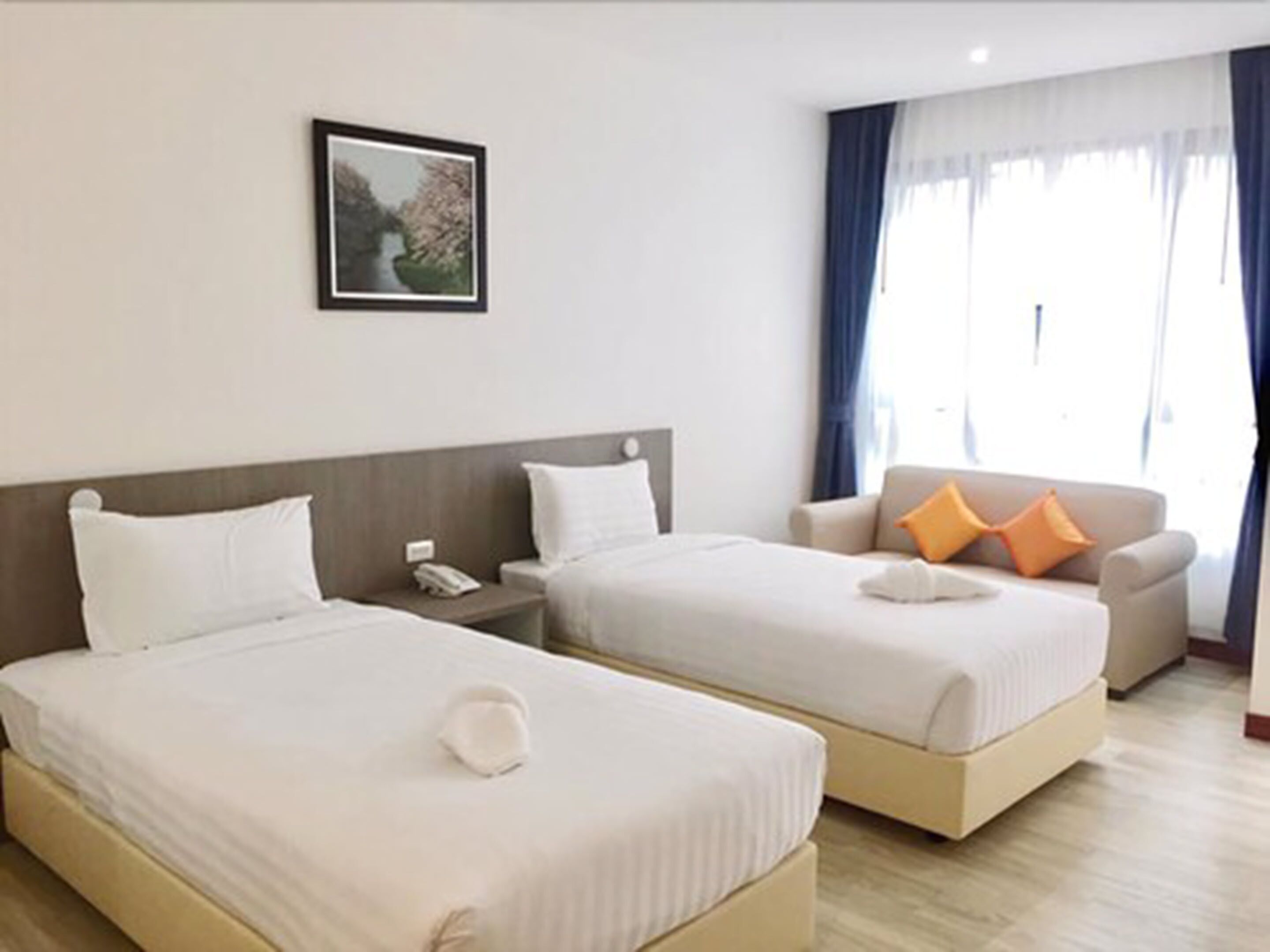 standard twin room | soundproofing, rollaway beds, free wifi, bed sheets