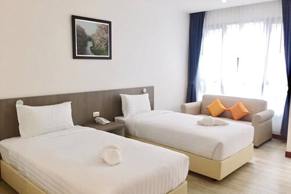 standard twin room | soundproofing, rollaway beds, free wifi, bed sheets