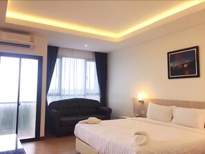 Deluxe Double Room | Kalis bunyi, katil lipat simpan/tambahan, Wi-fi percuma, cadar katil 