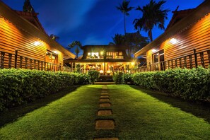 Front of property - evening/night - Erawan Villa Hotel (Koh Samui)