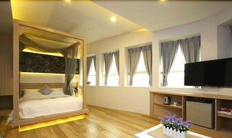 Romantic Double Room, 1 Double Bed | 1 bedroom, down comforters, minibar, individually decorated