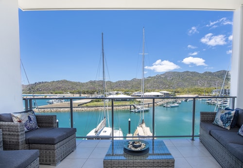 Absolute Waterfront Magnetic Island