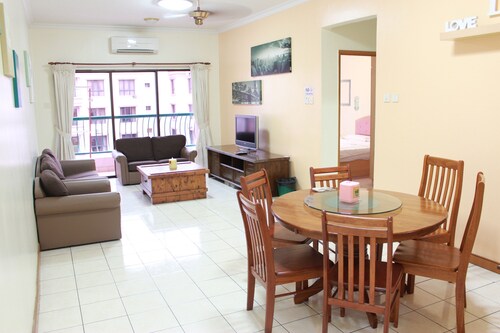 Marimari Marina Service Condo