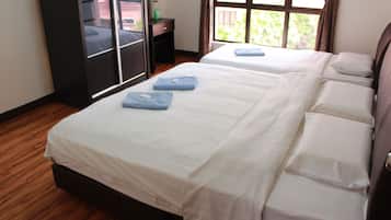 Iron/ironing board, free WiFi, bed sheets