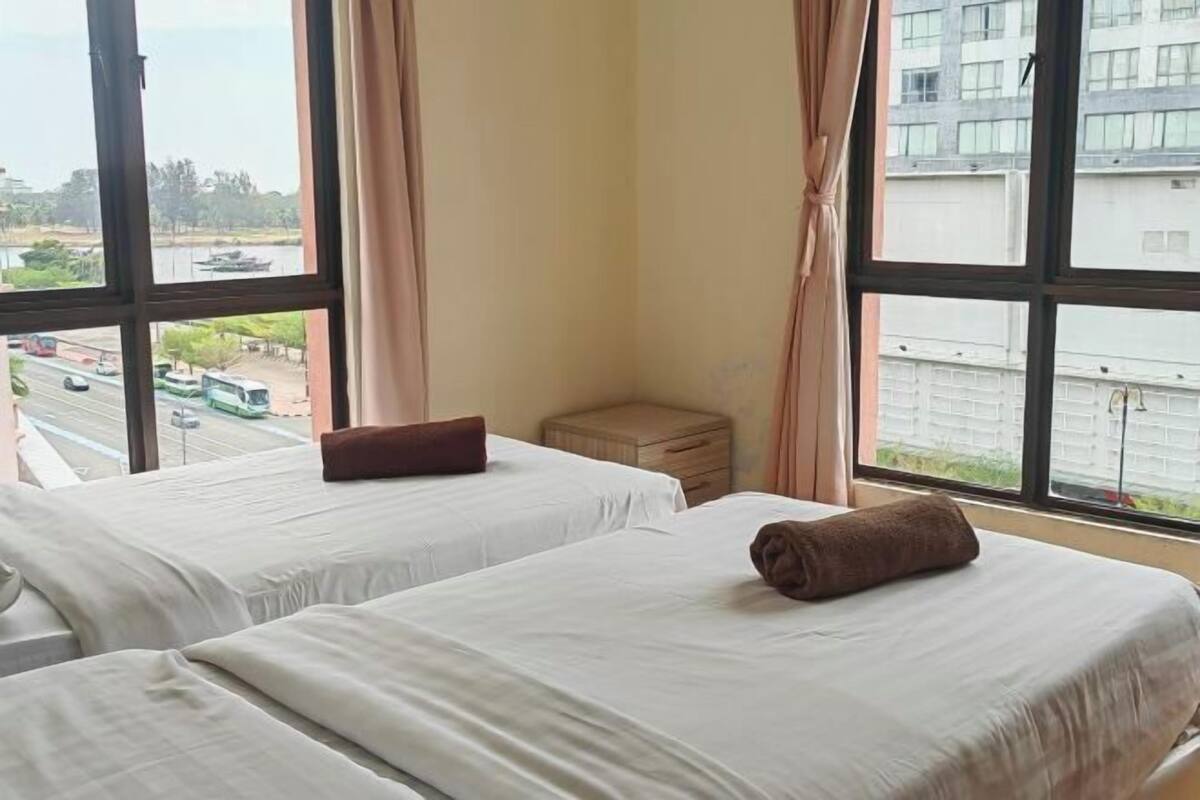 Iron/ironing board, free WiFi, bed sheets