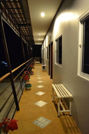 Balcony - Pool Pimaan Resort (Surin)