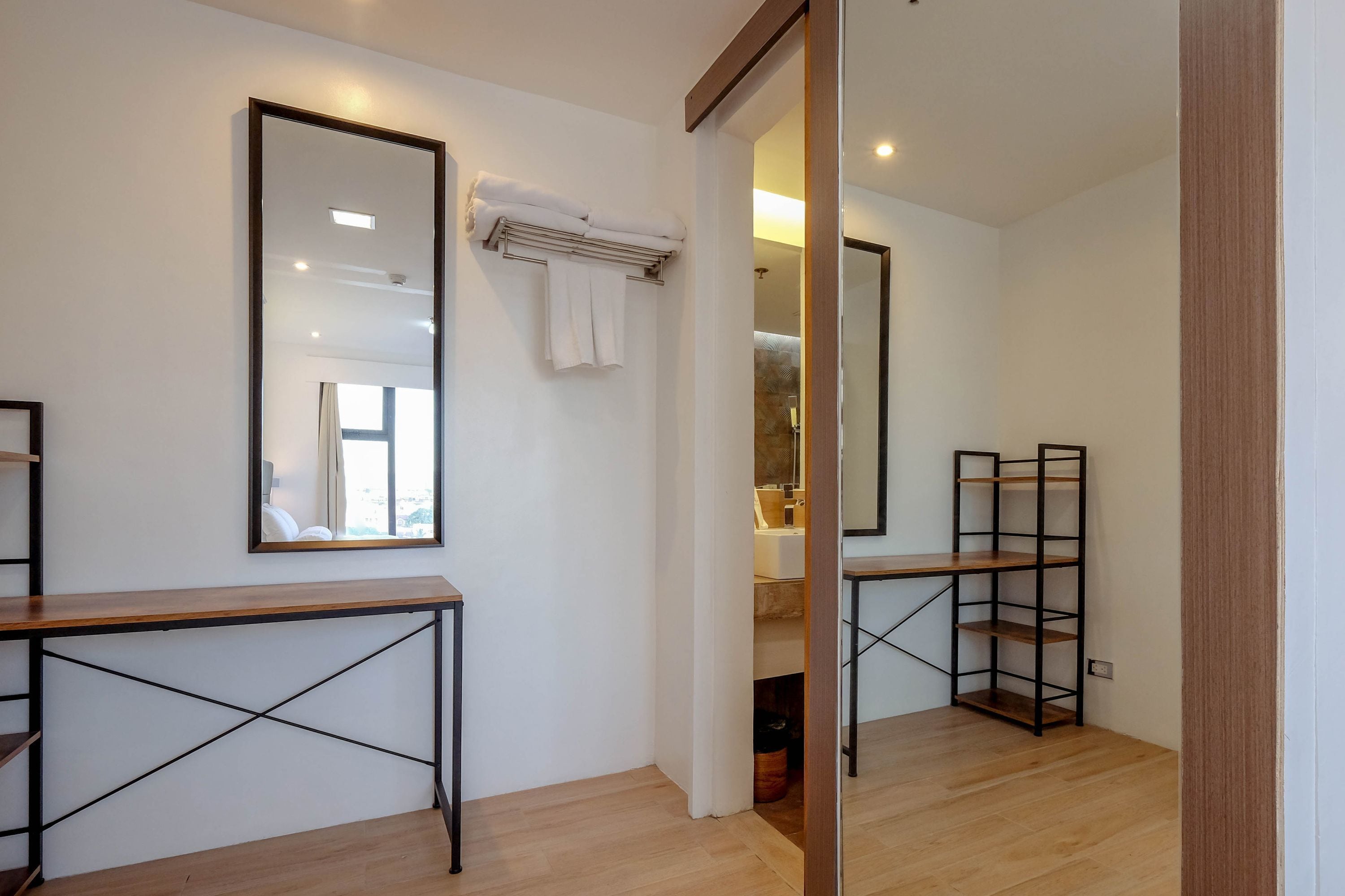 Photo - Heroes Hotel