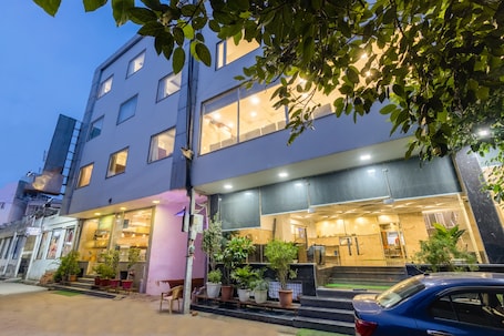 Mặt tiền nơi lưu trú