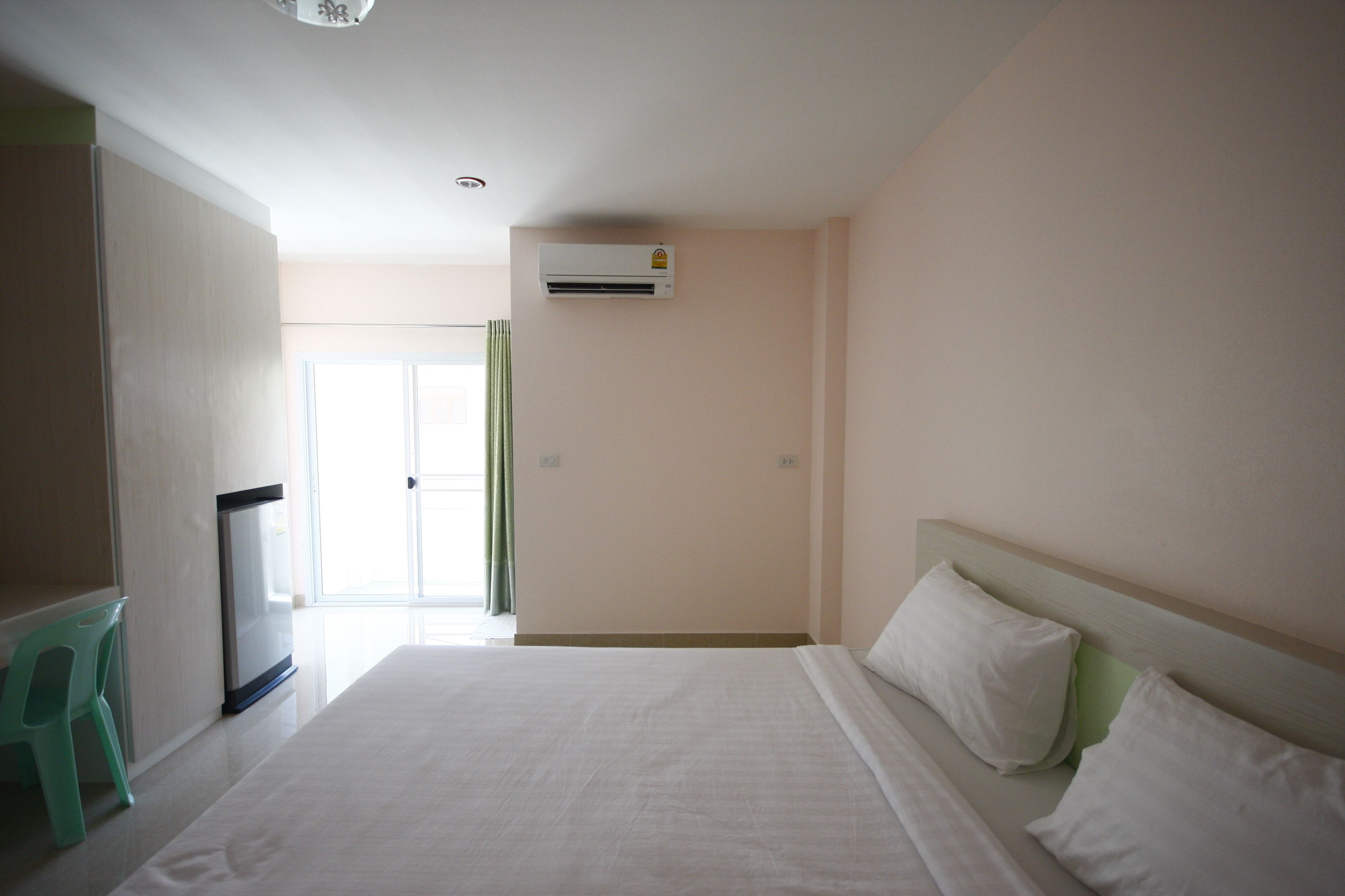 Standard Double Room | Desk, blackout curtains, free WiFi