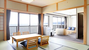 In-room safe, bed sheets - Ooedo Onsen Monogatari Beppu Seifu (Beppu)
