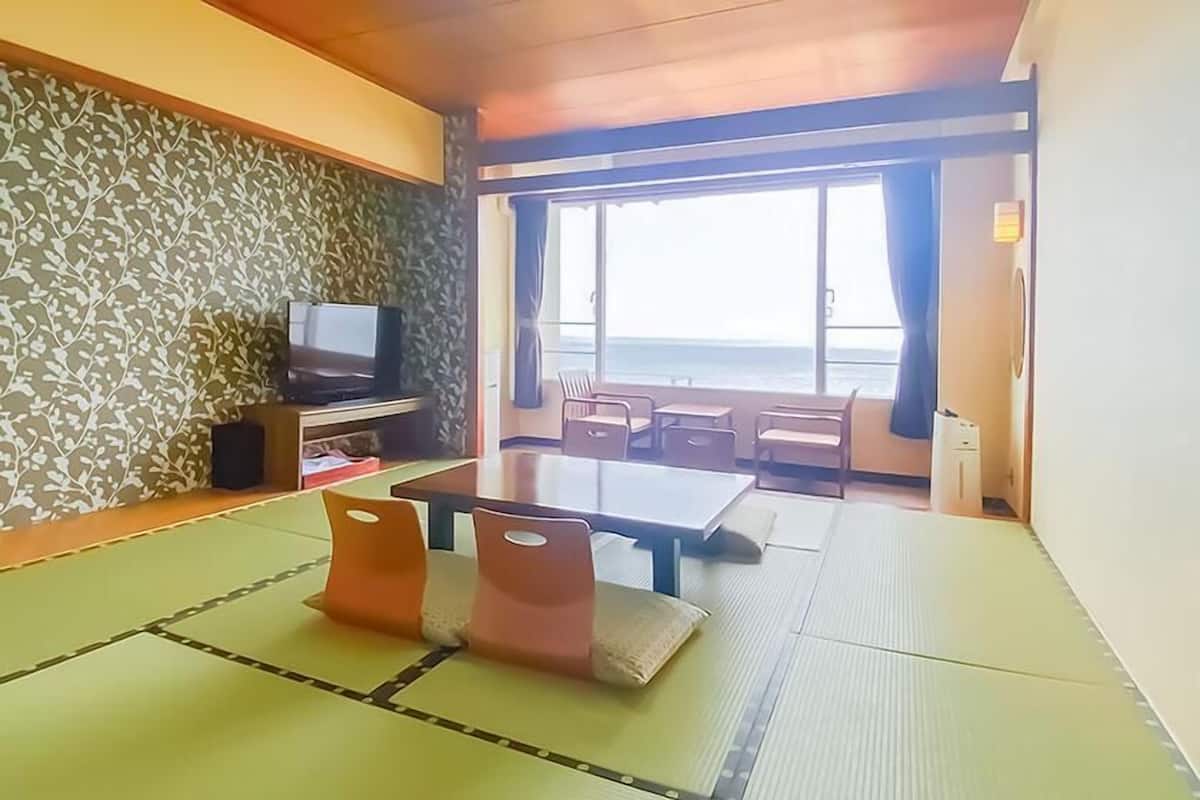 Economy Japanese-Style-Room with 10 Tatami mats (Sea Side) - Indoor Bath - Non-Smoking | 1 bedroom, in-room safe, bed sheets