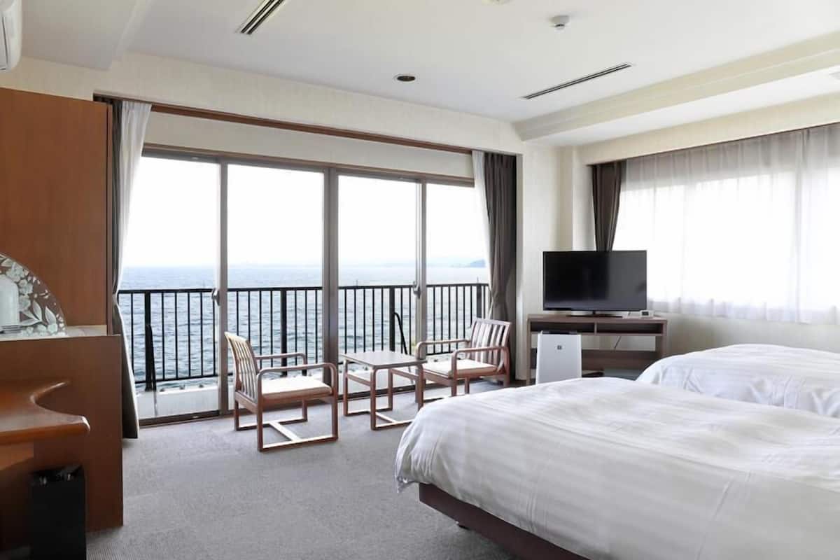 Standard Twin Room(Sea Side) - Indoor Bath - Non-Smoking | 1 bedroom, in-room safe, bed sheets