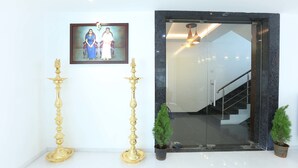 Interior entrance - Treebo Pechis Castle (Chennai)