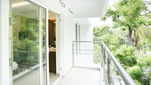 Deluxe Room | Balcony - Treebo Pechis Castle (Chennai)