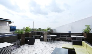 Breakfast area - Treebo Pechis Castle (Chennai)