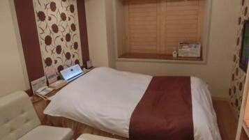 Soundproofing, free WiFi, bed sheets