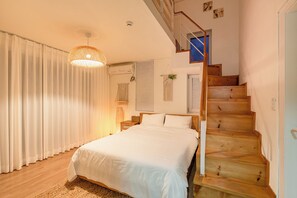 Family House, Multiple Beds, 2 Bathrooms, Garden View (45py Andante) | Premium bedding, desk, blackout curtains, soundproofing - Banhakeura Pension (Jeju City)
